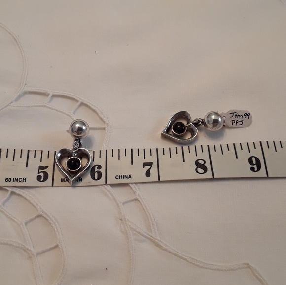 NEW,J&M DESIGNS 925 STERLING ONYX HEART EARRINGS - Picture 5 of 11
